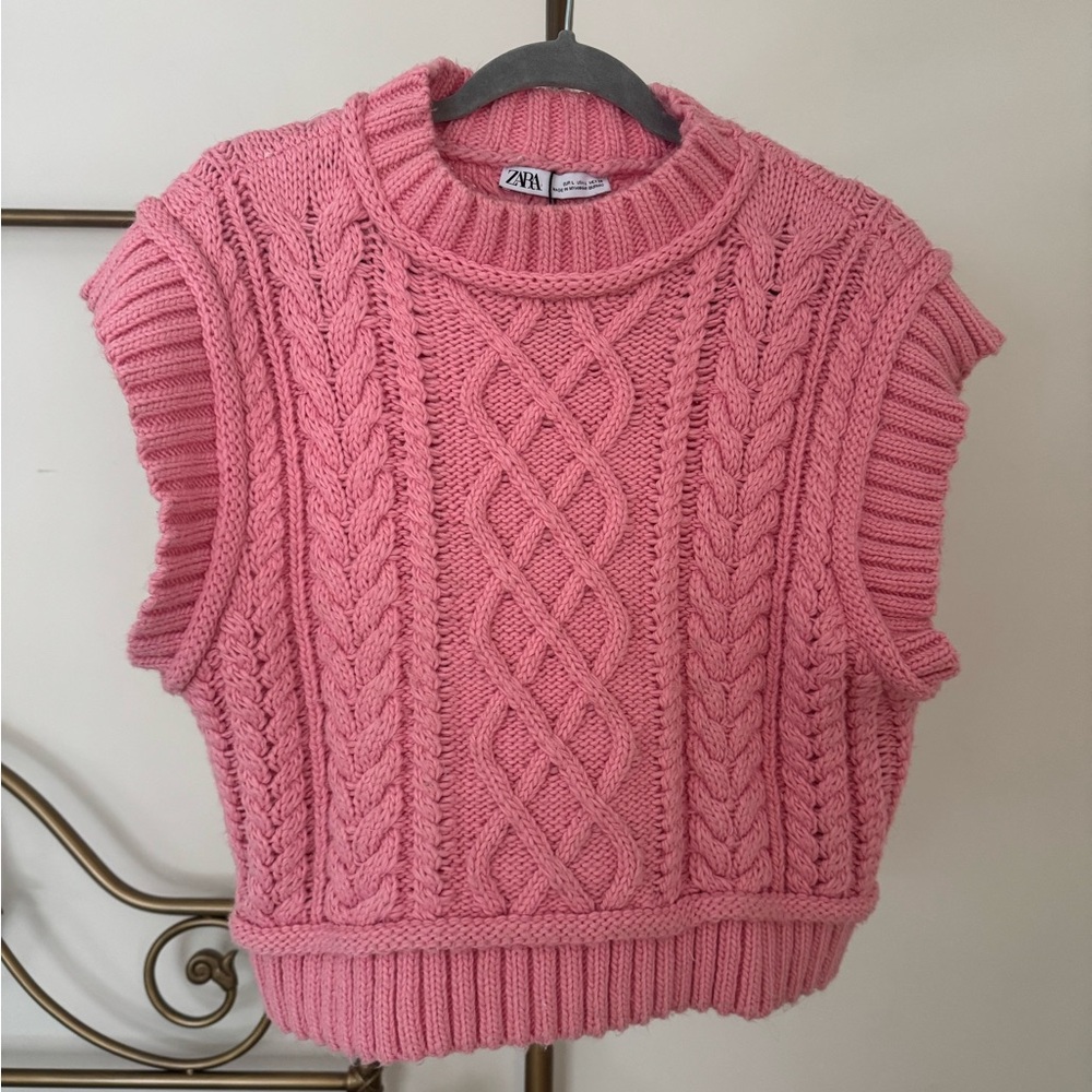 Chunky knit sweater vest in pink
